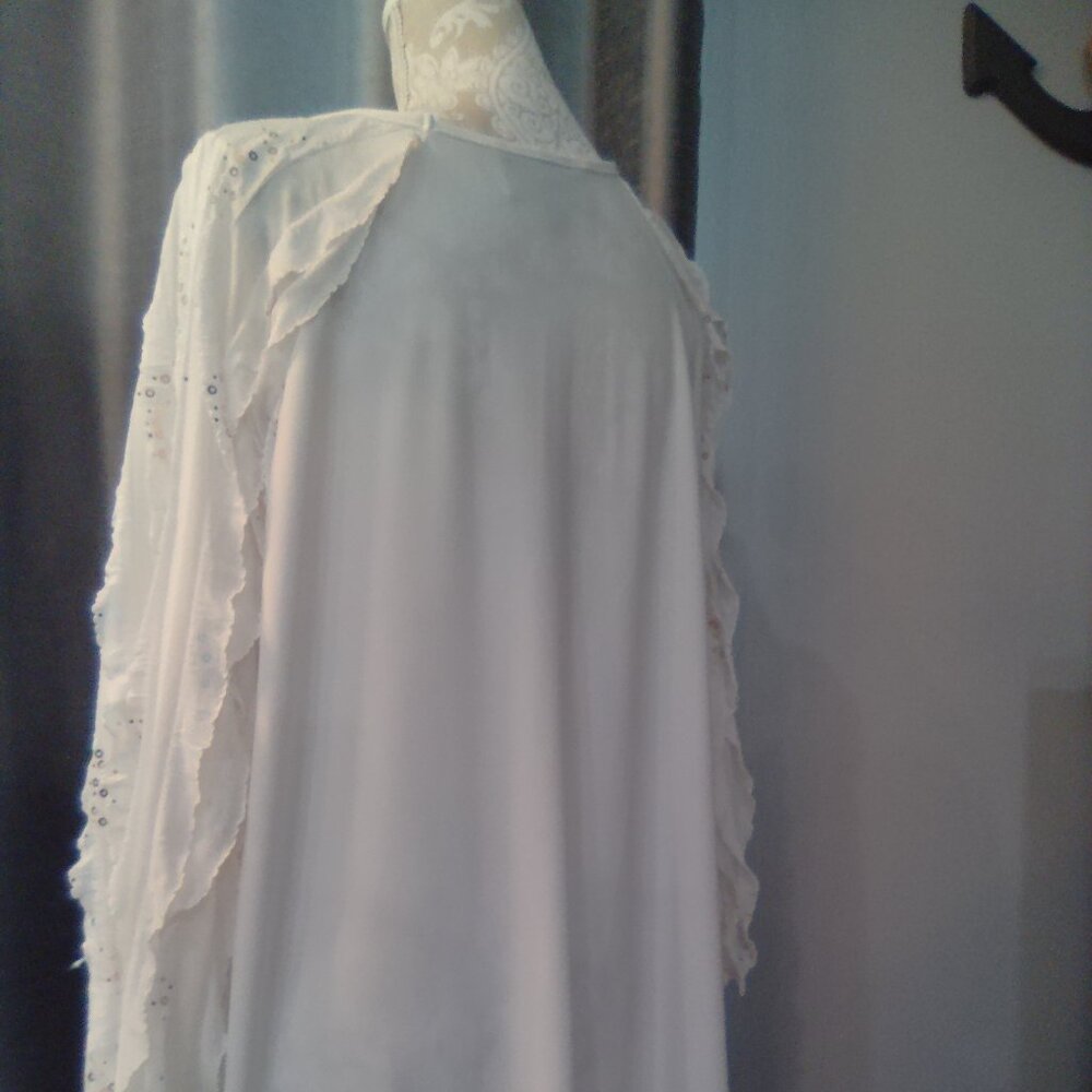Beautiful Ruffle Sleeve Blouse - Picture 4 of 6